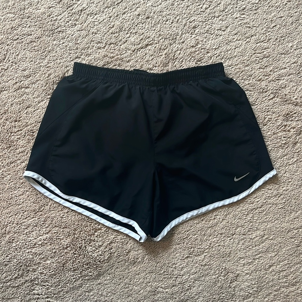Girls Nike Tempo Shorts